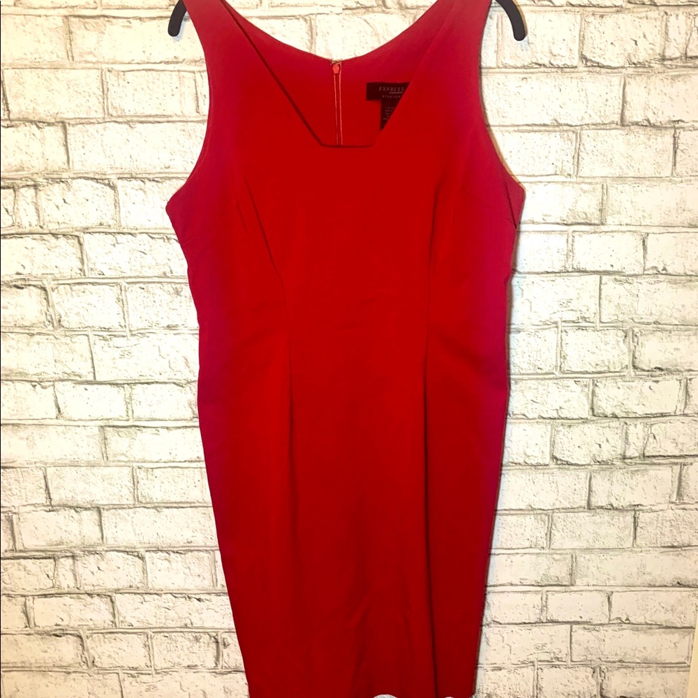 Express stretch dress with adjustable slit